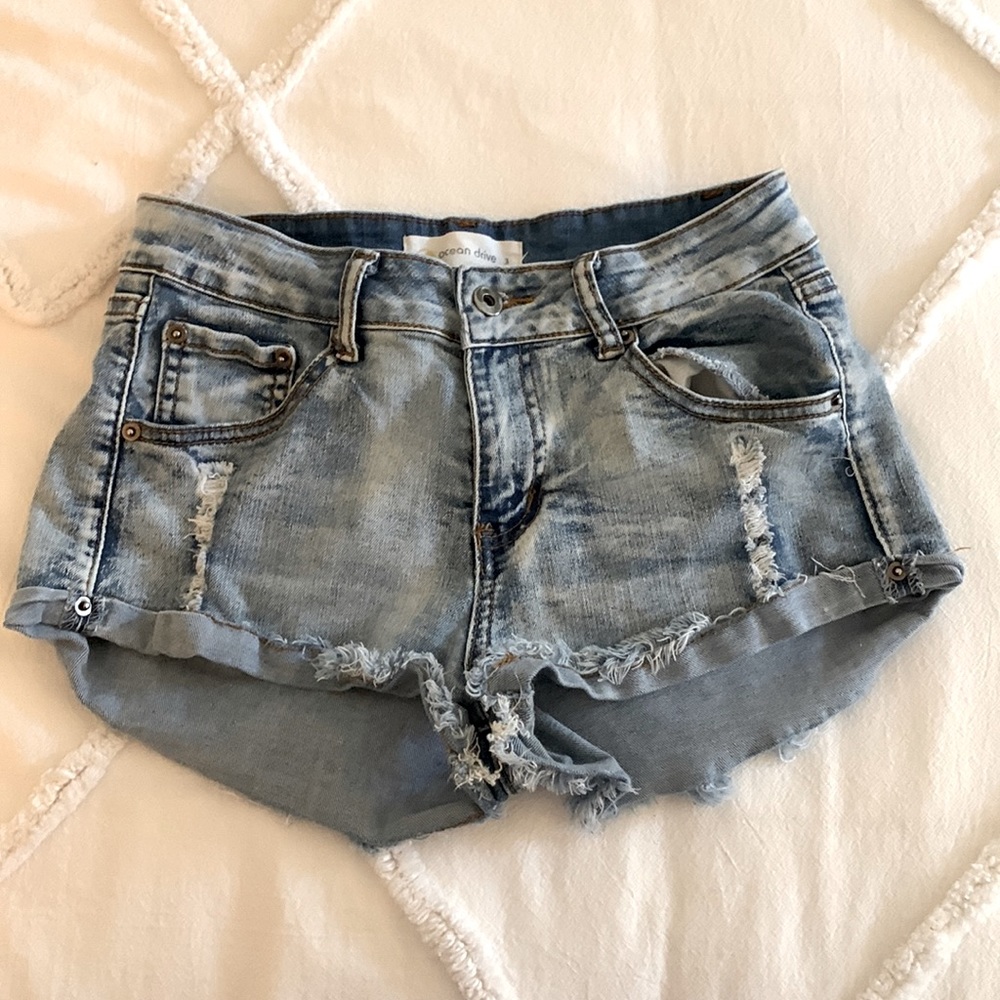 Grey/blue jean shorts, size 4 in US, CA, and MX!
